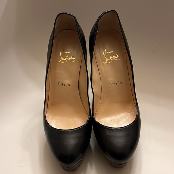 Sold
Christian louboutin Authentic leather Pumps - Picture 9 of 12